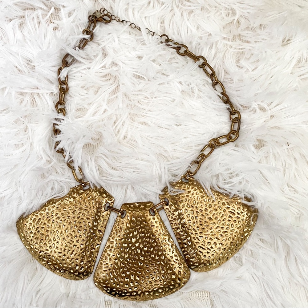 GOLD NECKLACE